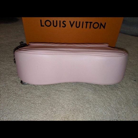 Brand new perfect condition pink Louis Vuitton - Picture 6 of 6